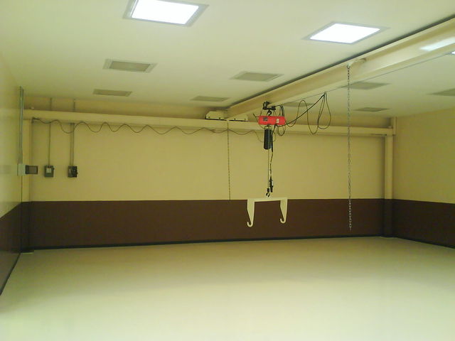 GRUA  600 KG CAP.